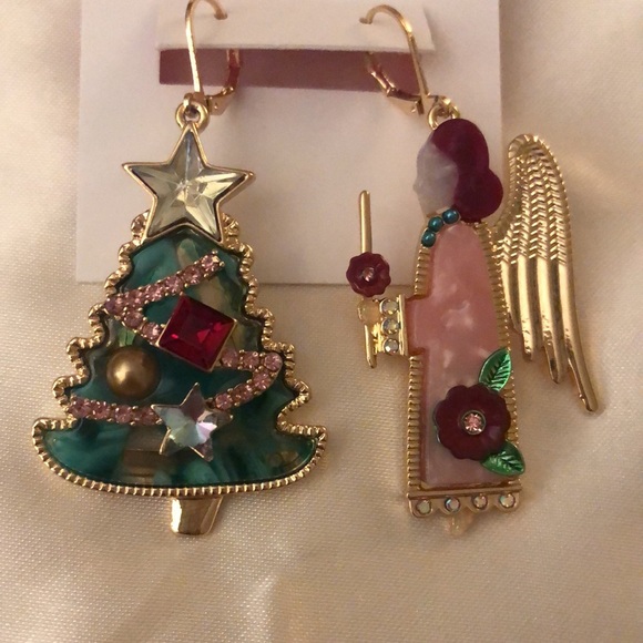Betsey Johnson Gold Tone Feliz Navidad Angel & Christmas Tree Mismatch Earrings - Picture 9 of 12